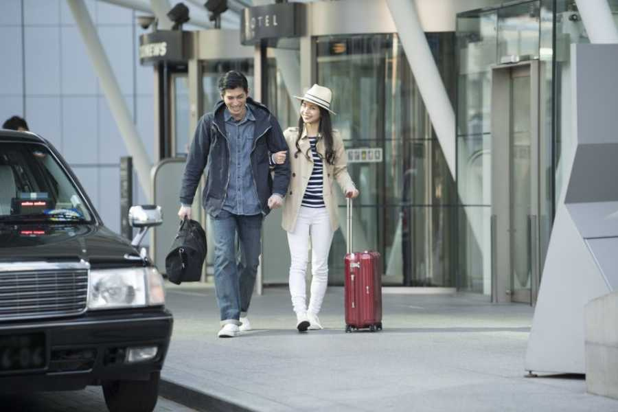 الإنتقال من الفندق بالجيزة إلى مطار القاهرة