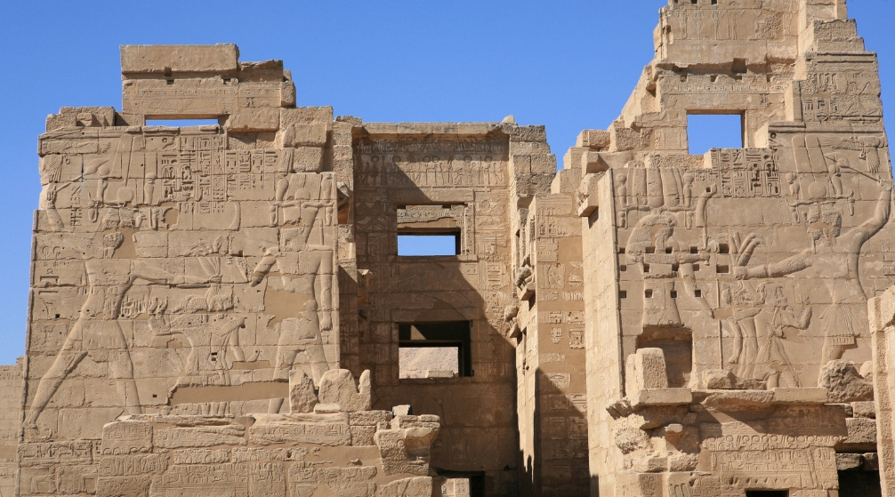 Day trip Habu temple,the valley of nobles and Deir el Madina