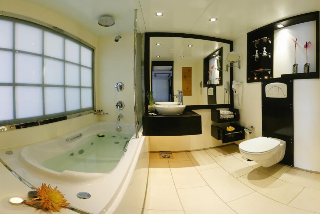 Movenpick MS Royal Lily Nile cruise