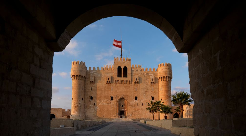 Ton  und Lichtshow in der Zitadelle Qaitbay vom Hafen von Alexandria