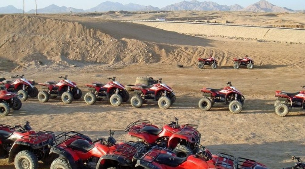 Excursión Safari al atardecer por el desierto en quad desde Marsa Alam