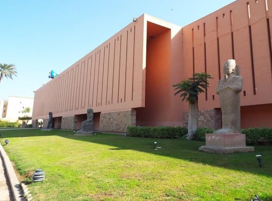 Escursione al museo di Luxor e Giro in Feluca