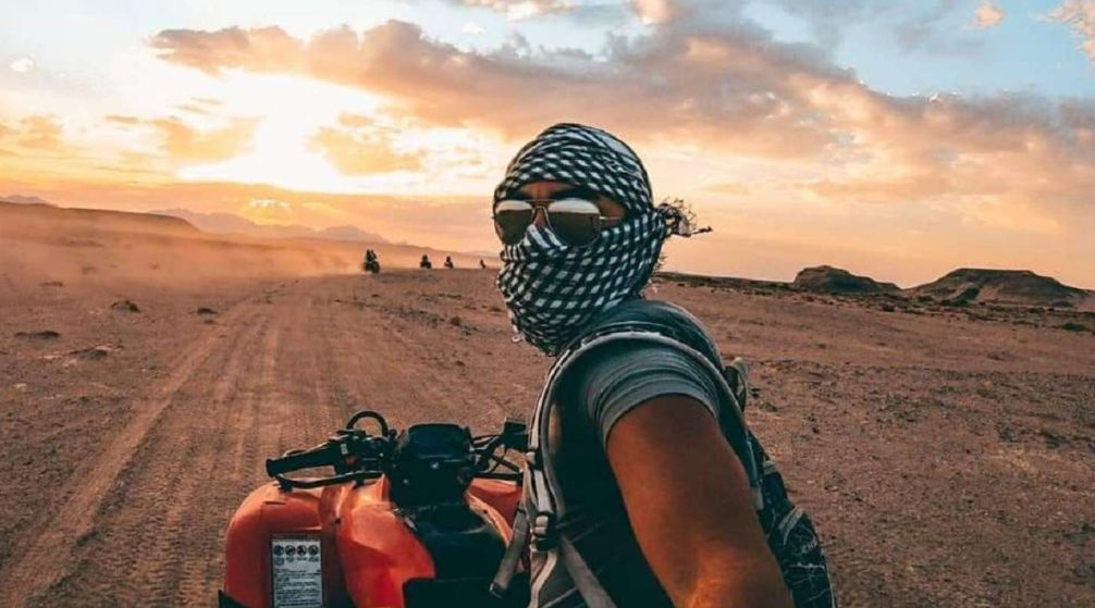 Sunset Desert Safari Trip per ATV Quad vanuit Marsa Alam